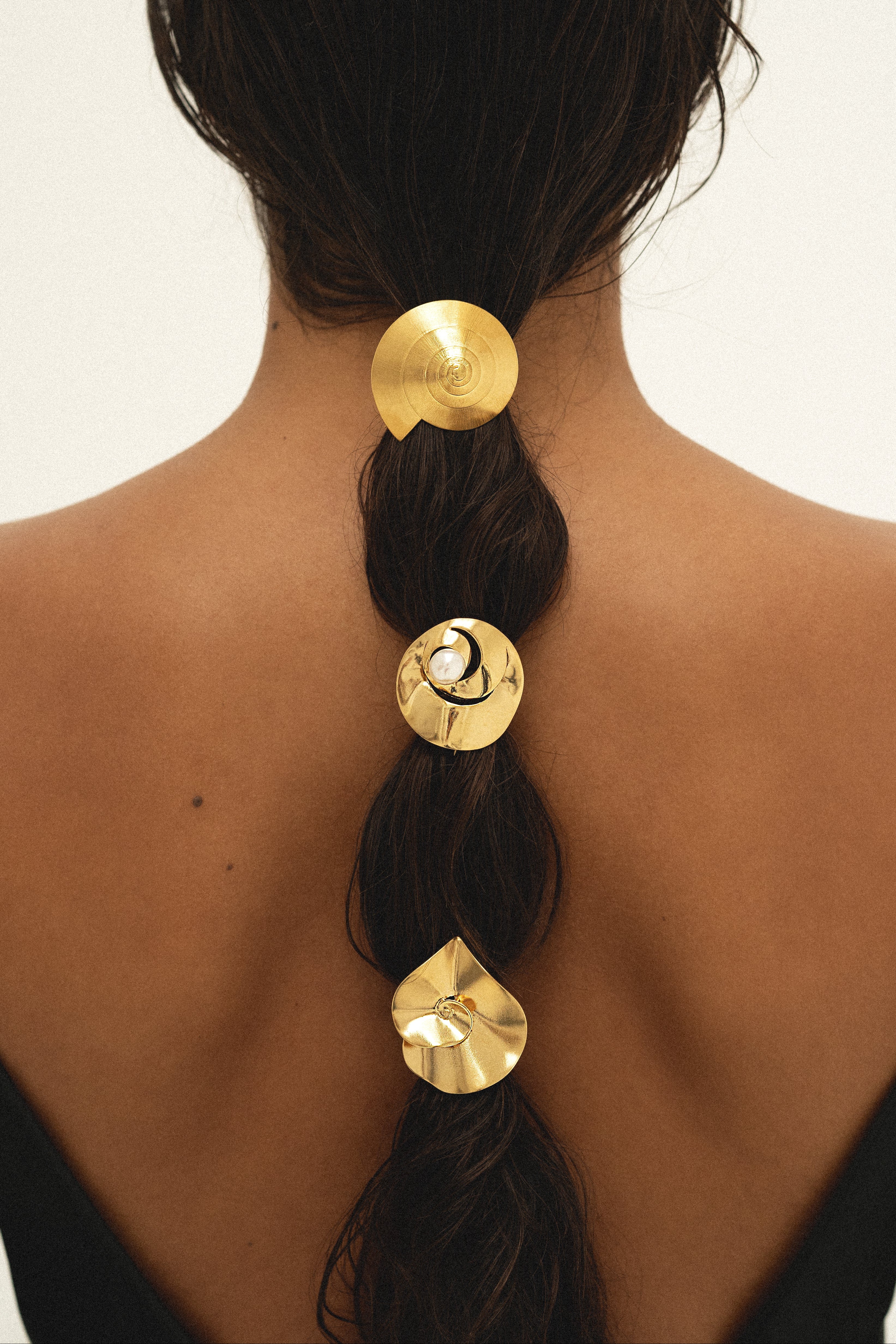 Pregadeira Pearl Shell Polida - Pregadeira | Vangloria Jewelry Design